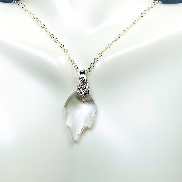 Swarovski Crystal Leaf Pendant - Picture 6 of 9